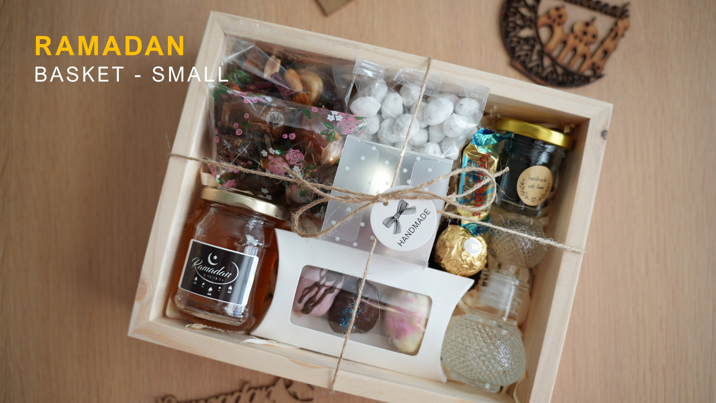 Ramadan Kareem Gift Basket Small