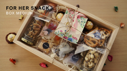 Snack Box "For her", top view