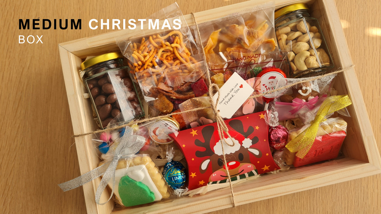 Medium Christmas Gift Basket, top view